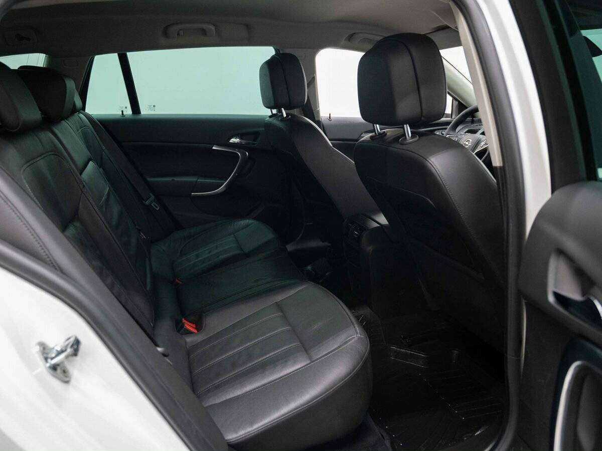 Опель Инсигния б/у, 2013, Механическая. Фото: #12