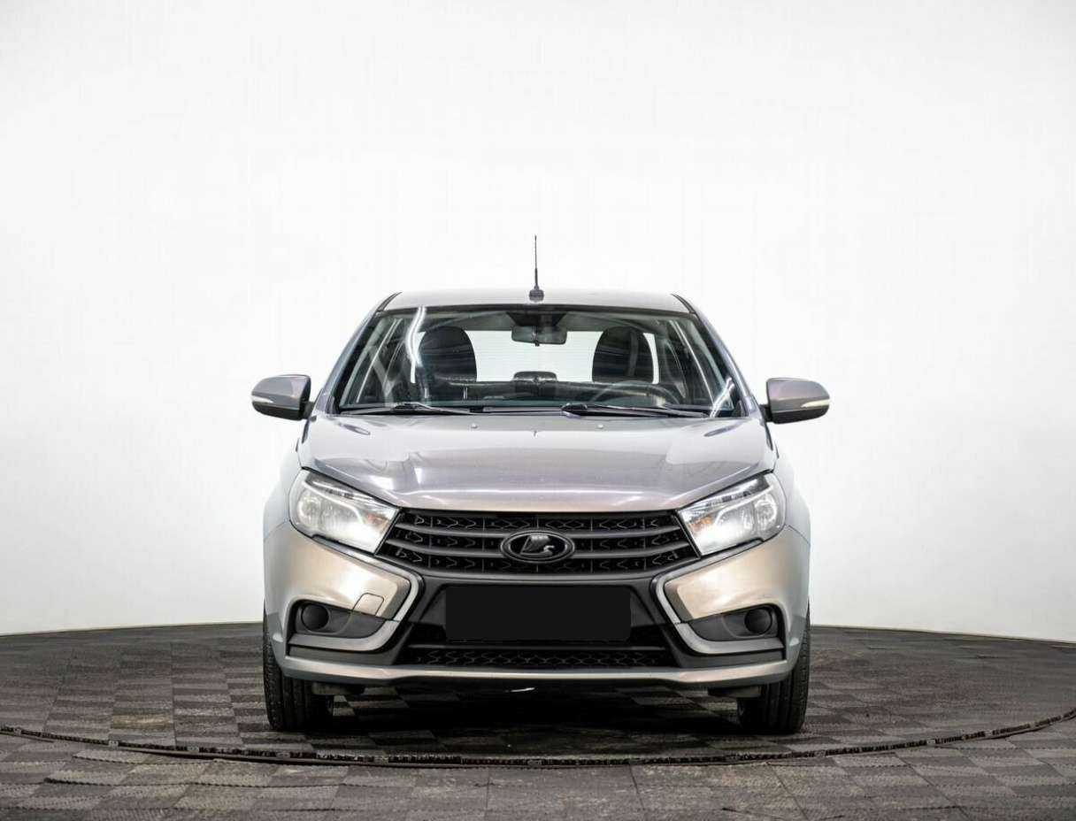 Лада (ВАЗ) Веста б/у, 2015, Механическая. Фото: #1