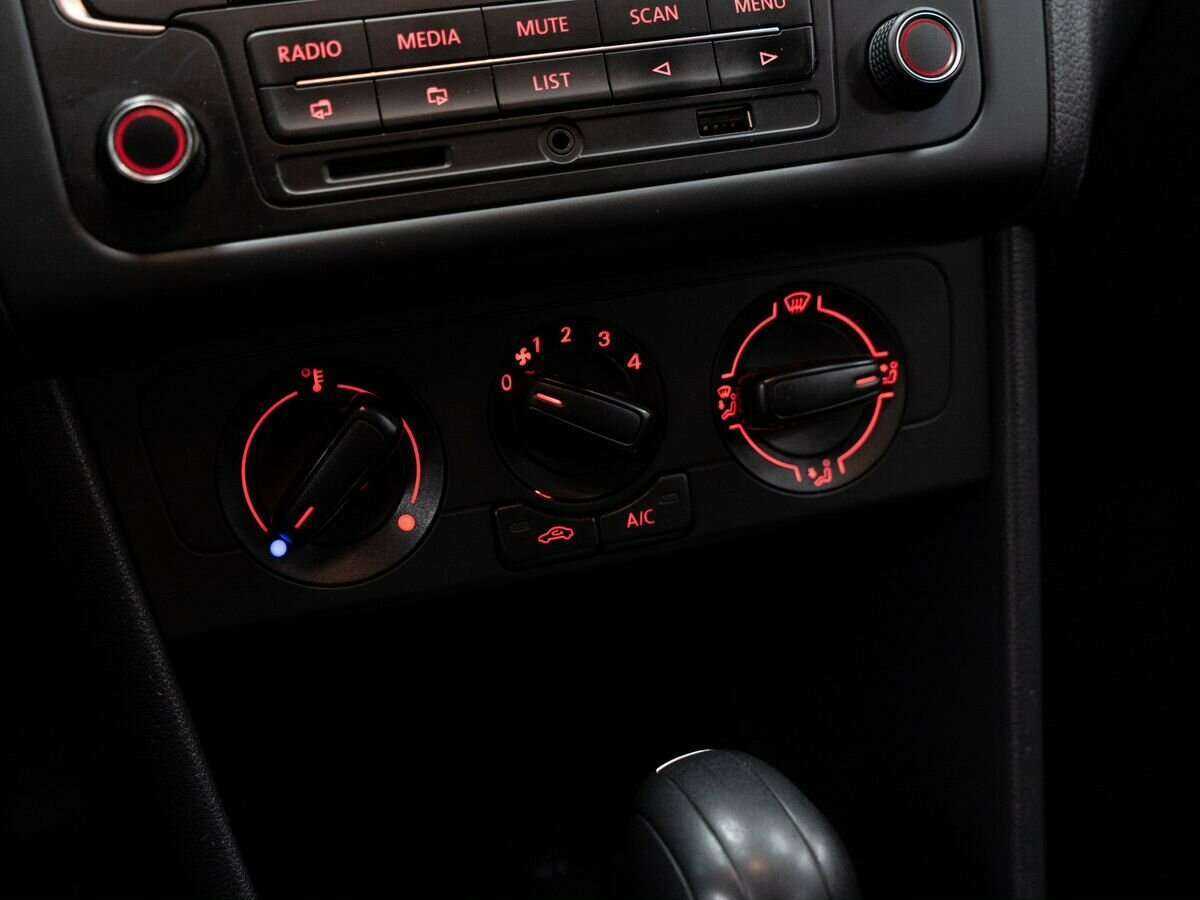 Фольксваген Поло б/у, 2017, Автоматическая. Фото: #9