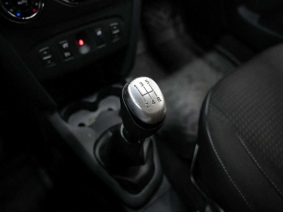 Рено Логан б/у, 2020, Механическая. Фото: #16