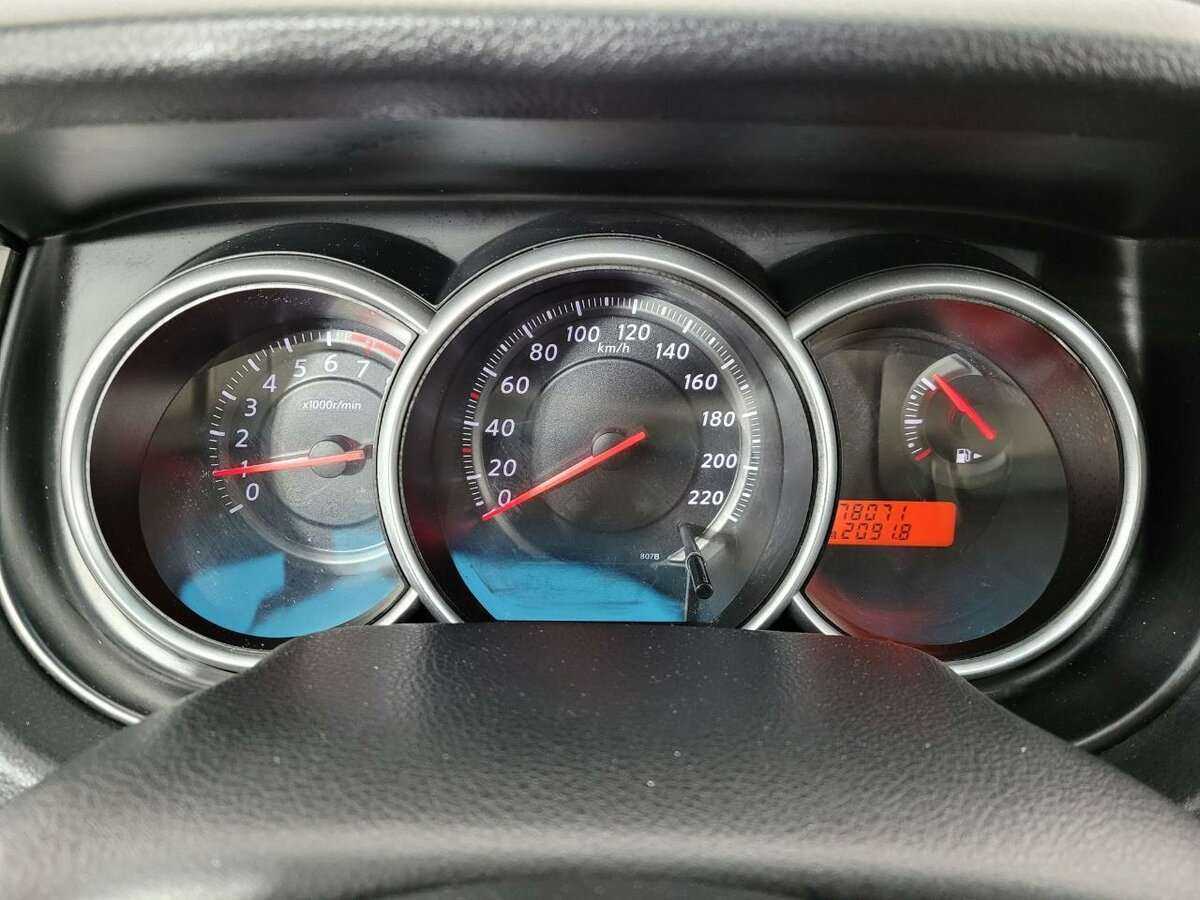 Ниссан Тиида б/у, 2013, Механическая. Фото: #10