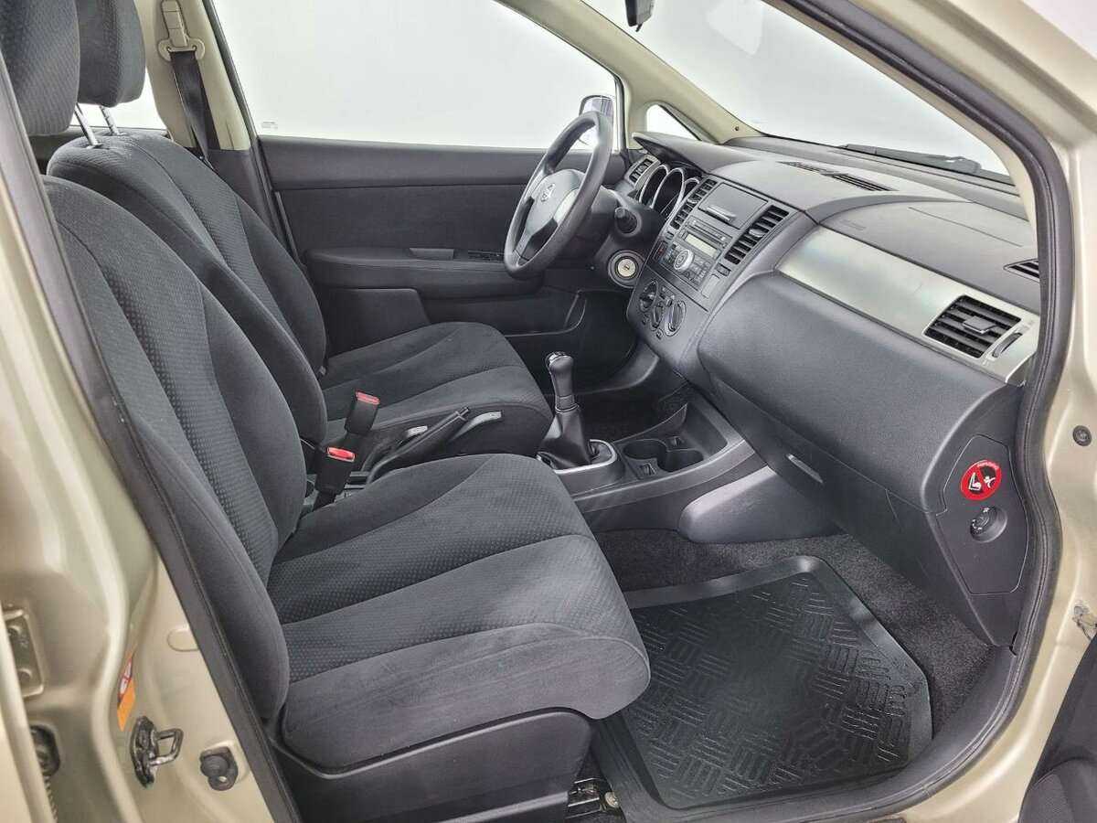 Ниссан Тиида б/у, 2013, Механическая. Фото: #13