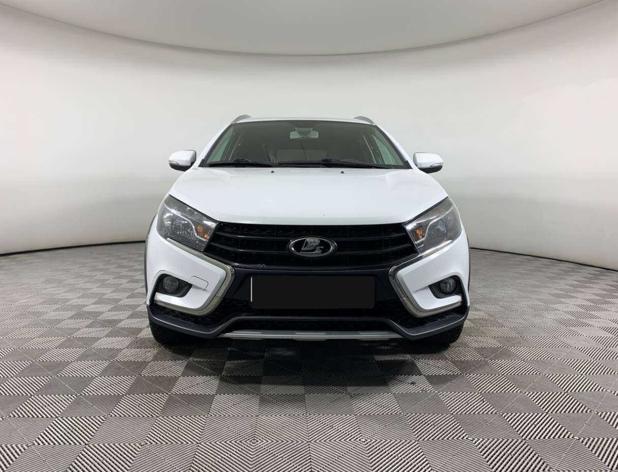 Лада (ВАЗ) Веста б/у, 2018, Механическая. Фото: #1