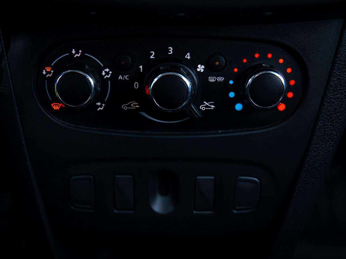 Рено Логан б/у, 2019, Механическая. Фото: #16