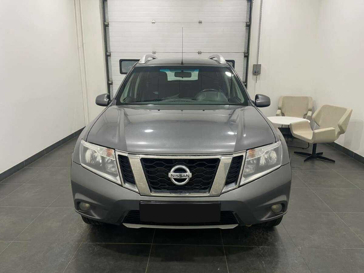 Ниссан Террано б/у, 2015, Механическая. Фото: #1