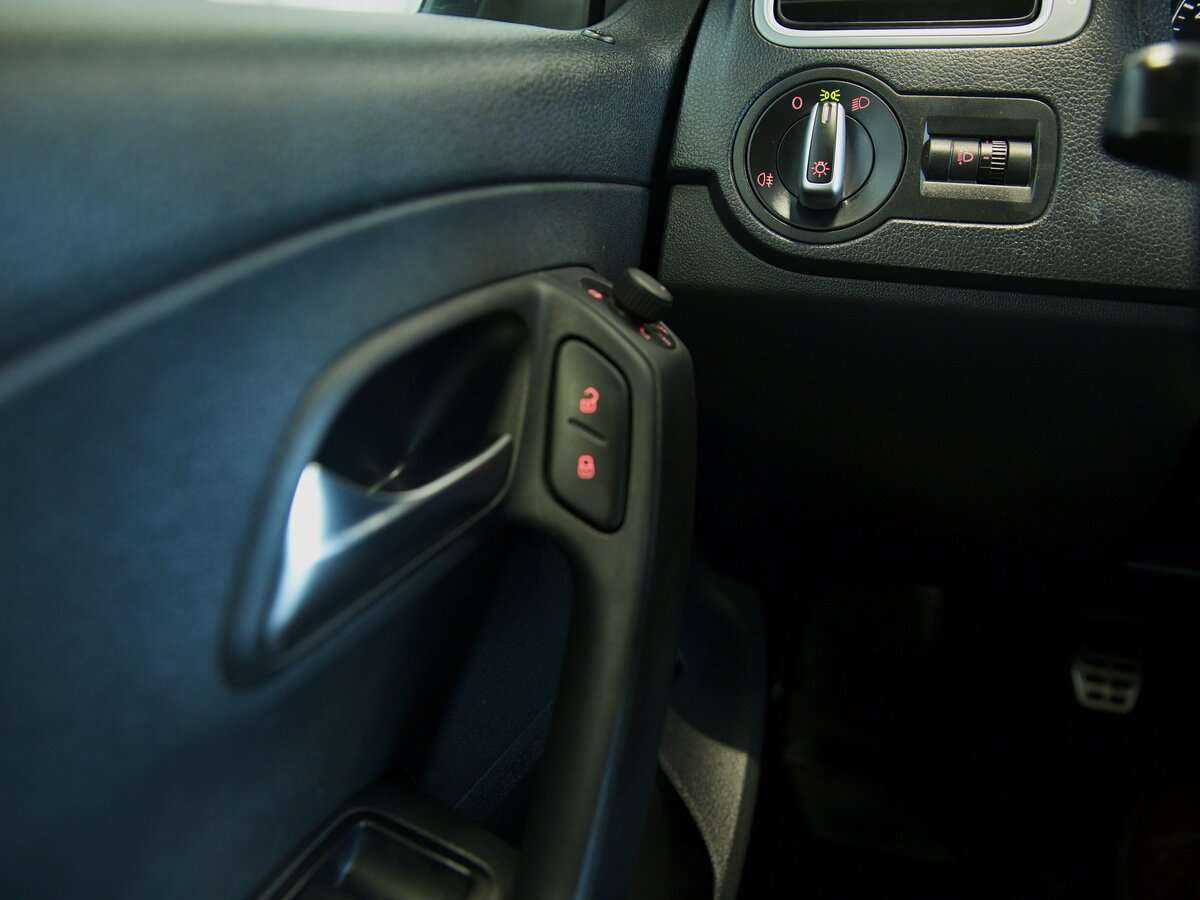 Фольксваген Поло б/у, 2016, Механическая. Фото: #8