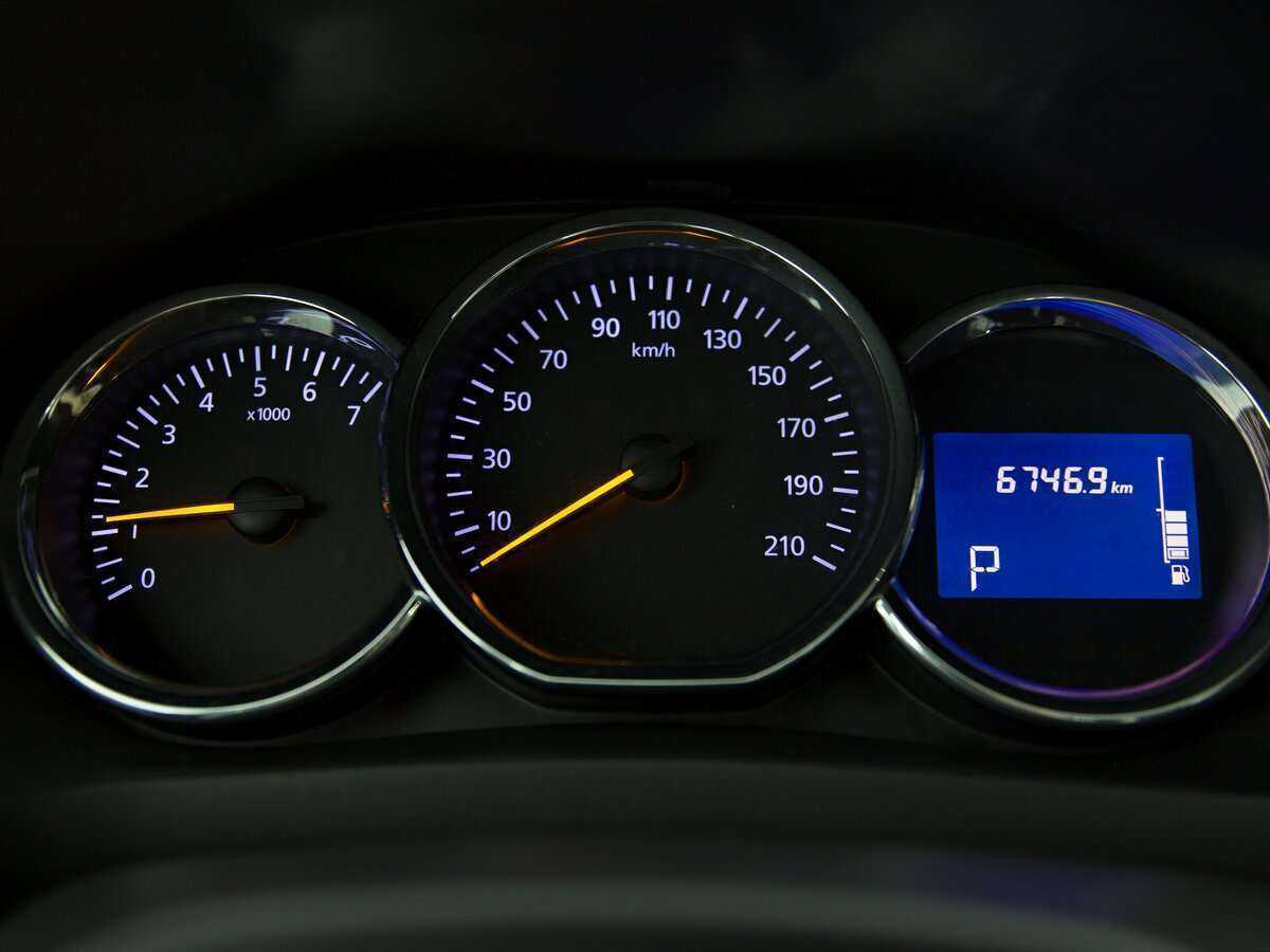 Рено Логан б/у, 2015, Автоматическая. Фото: #10