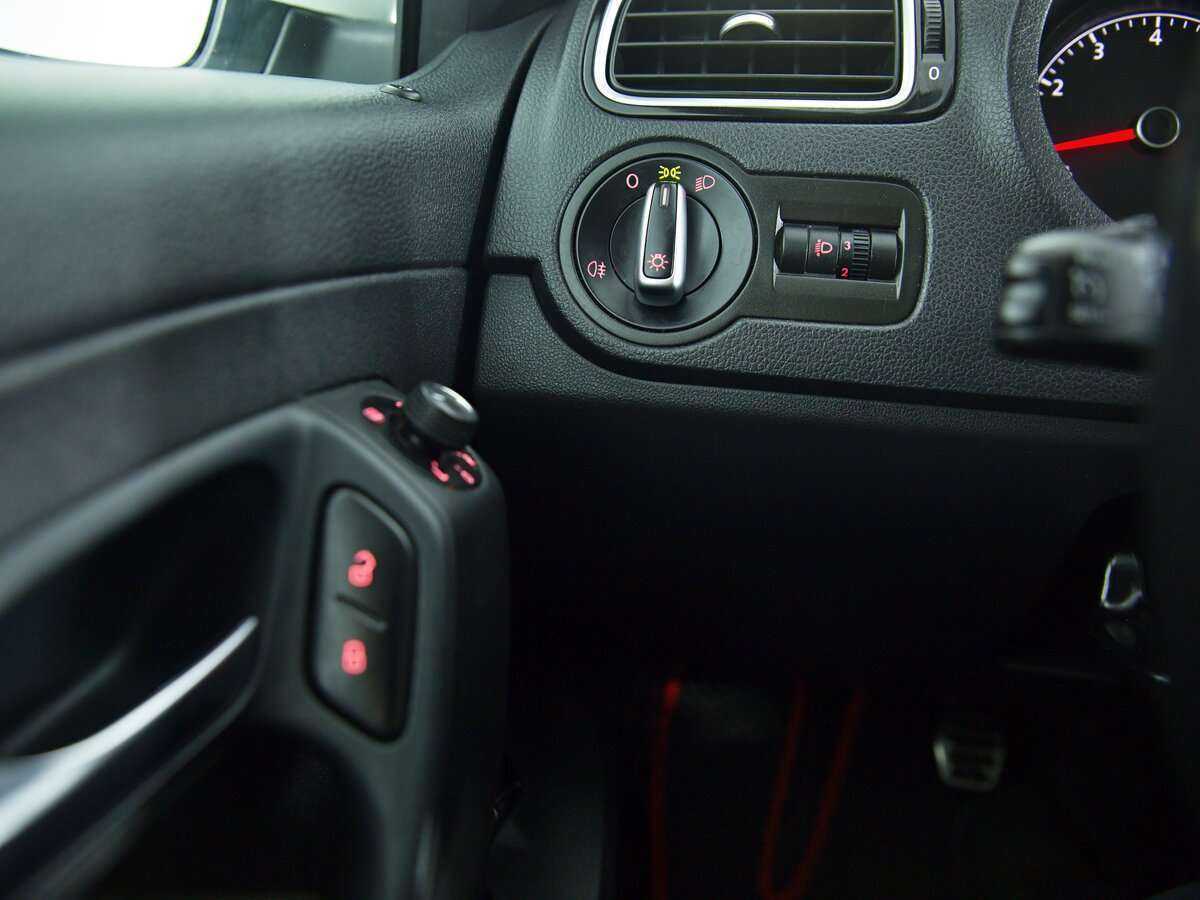 Фольксваген Поло б/у, 2018, Механическая. Фото: #11