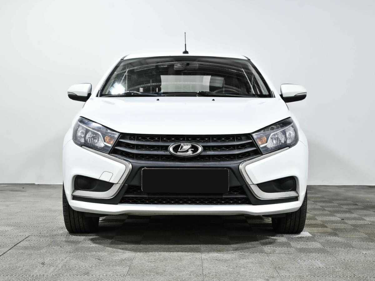 Лада (ВАЗ) Веста б/у, 2018, Механическая. Фото: #1