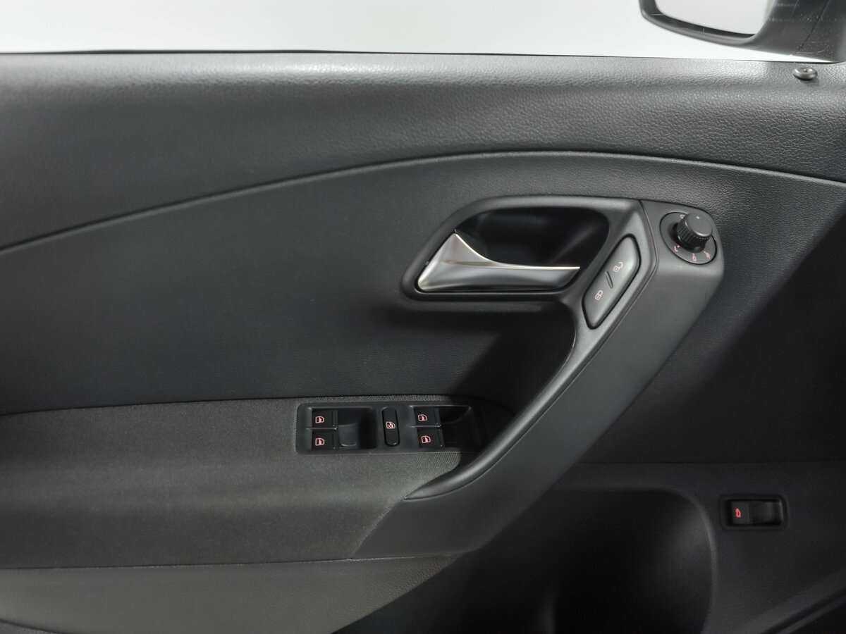 Фольксваген Поло б/у, 2015, Автоматическая. Фото: #10