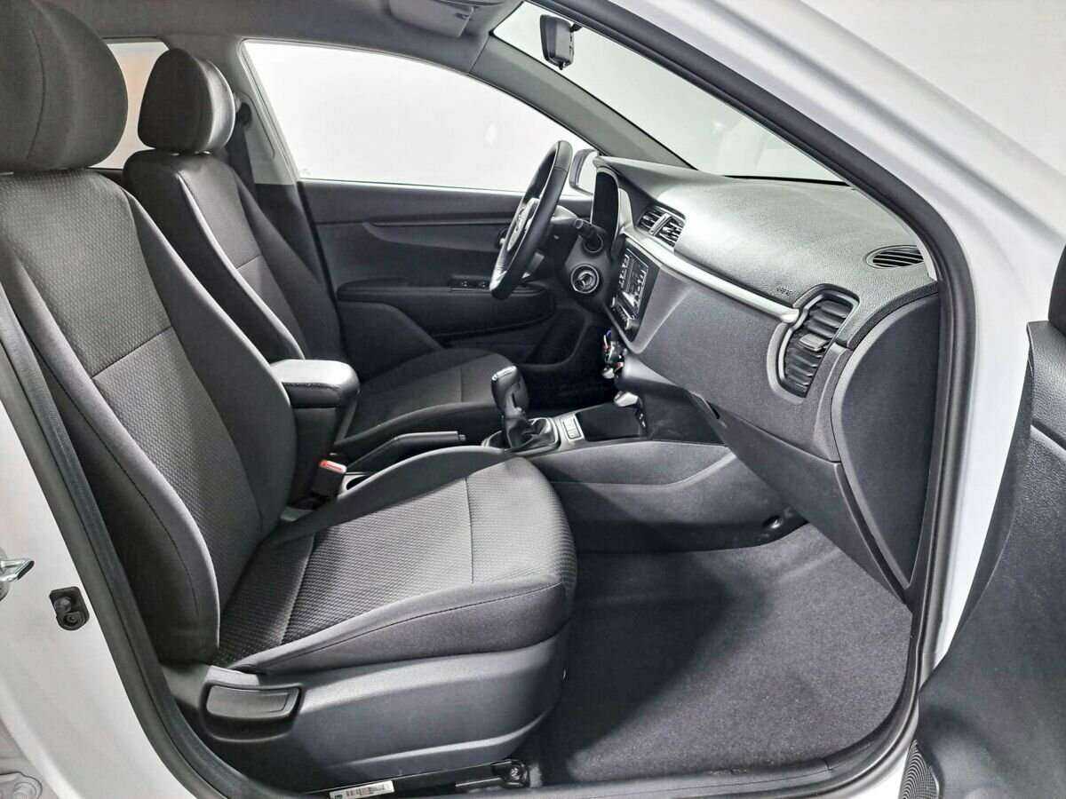Киа Рио б/у, 2021, Механическая. Фото: #8