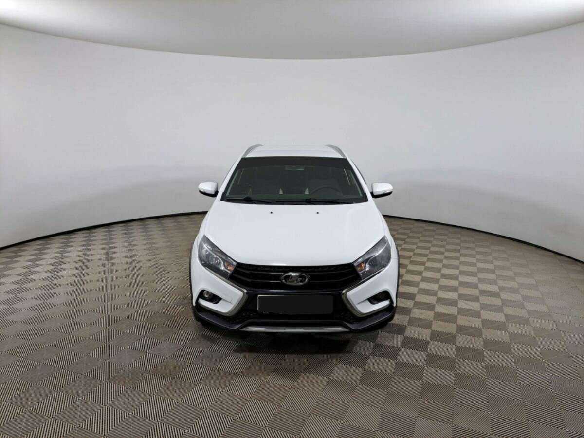 Лада (ВАЗ) Веста б/у, 2018, Механическая. Фото: #1