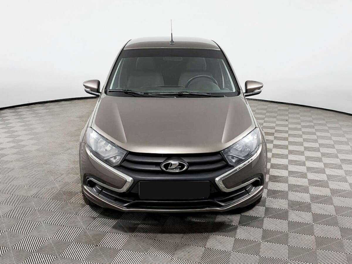 Лада (ВАЗ) Гранта б/у, 2019, Механическая. Фото: #1