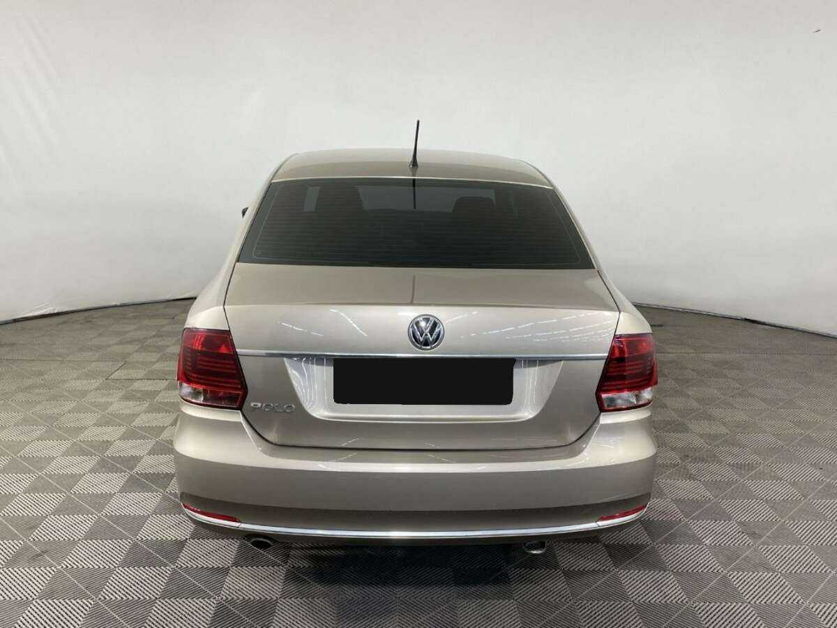Фольксваген Поло б/у, 2015, Механическая. Фото: #1
