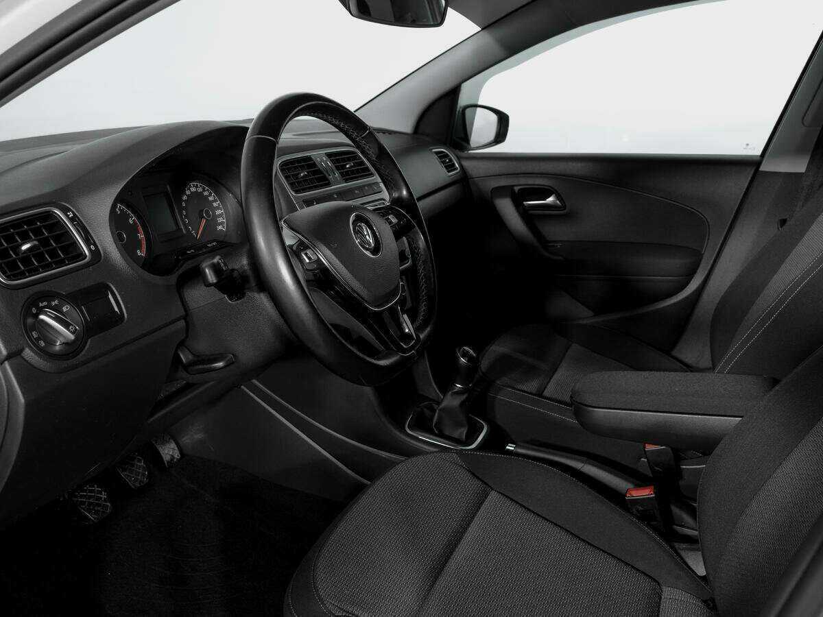 Фольксваген Поло б/у, 2018, Механическая. Фото: #12