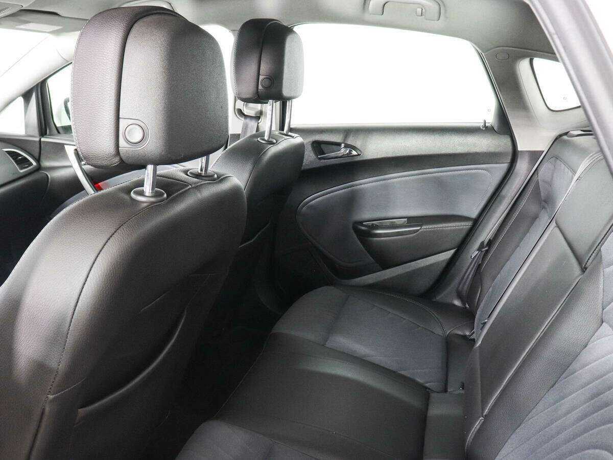 Опель Астра б/у, 2014, Автоматическая. Фото: #11