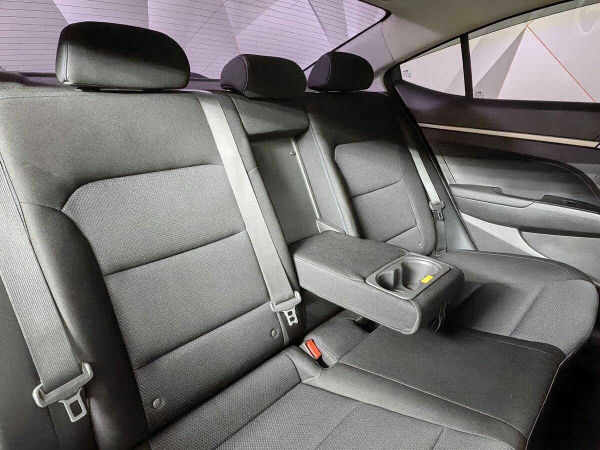 Хендай Елантра б/у, 2018, Механическая. Фото: #11