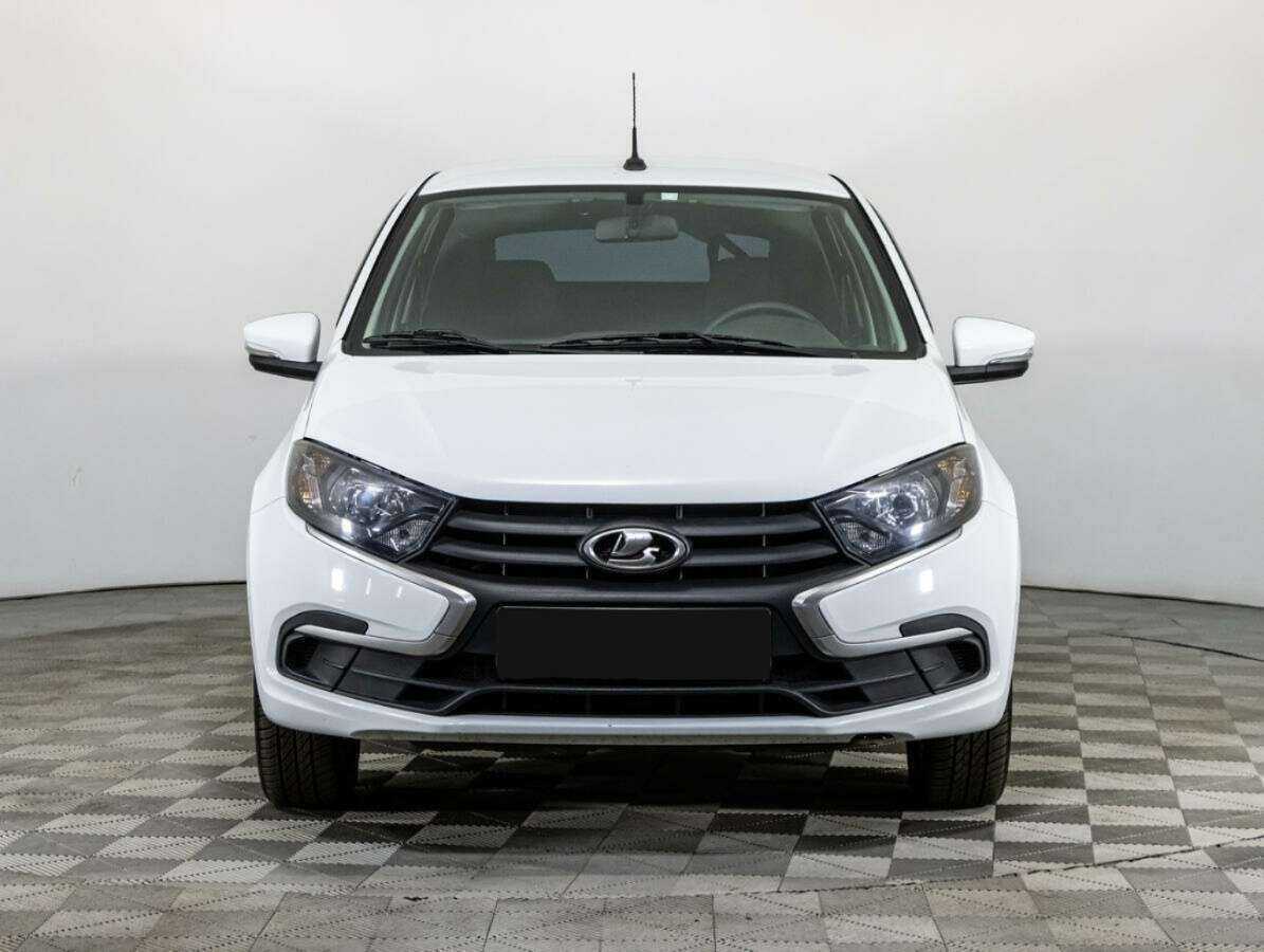 Лада (ВАЗ) Гранта б/у, 2022, Механическая. Фото: #1