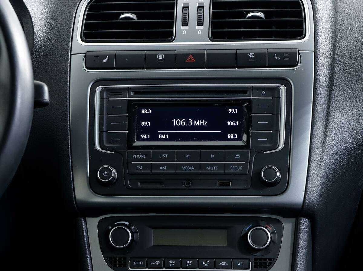 Фольксваген Поло б/у, 2016, Механическая. Фото: #11