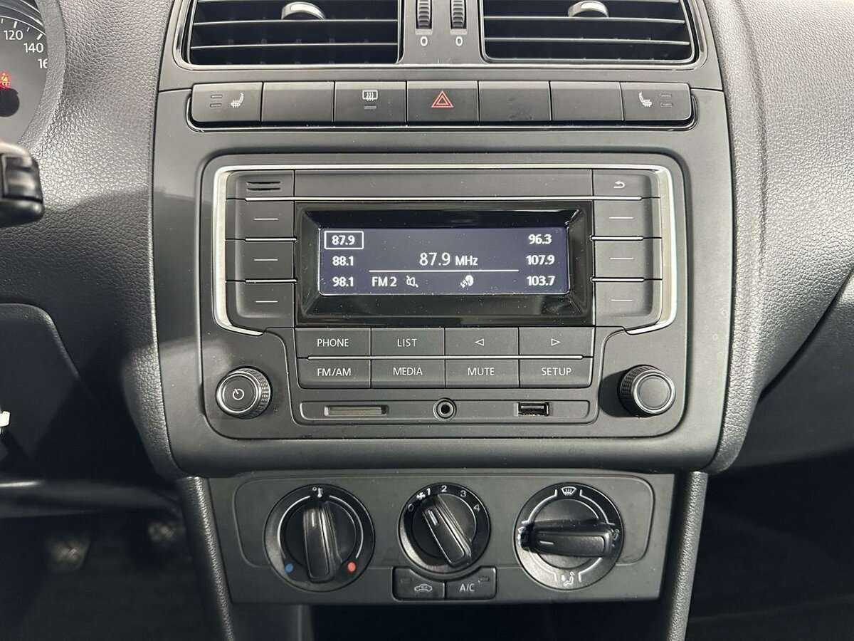 Фольксваген Поло б/у, 2016, Механическая. Фото: #11