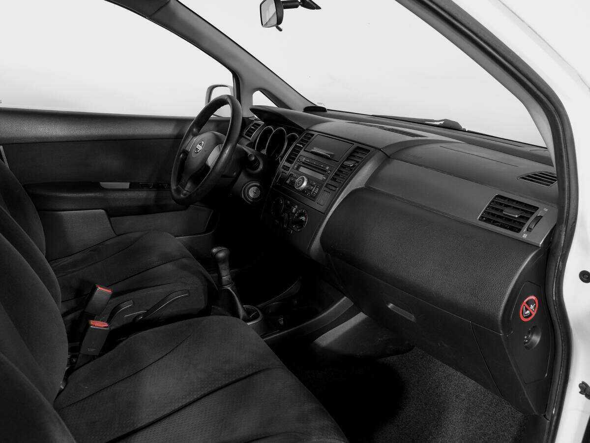 Ниссан Тиида б/у, 2013, Механическая. Фото: #7