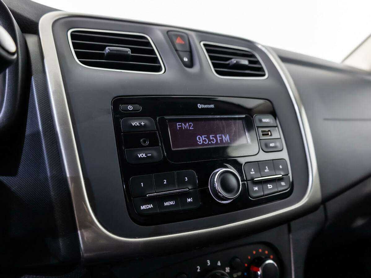 Рено Логан б/у, 2019, Механическая. Фото: #11