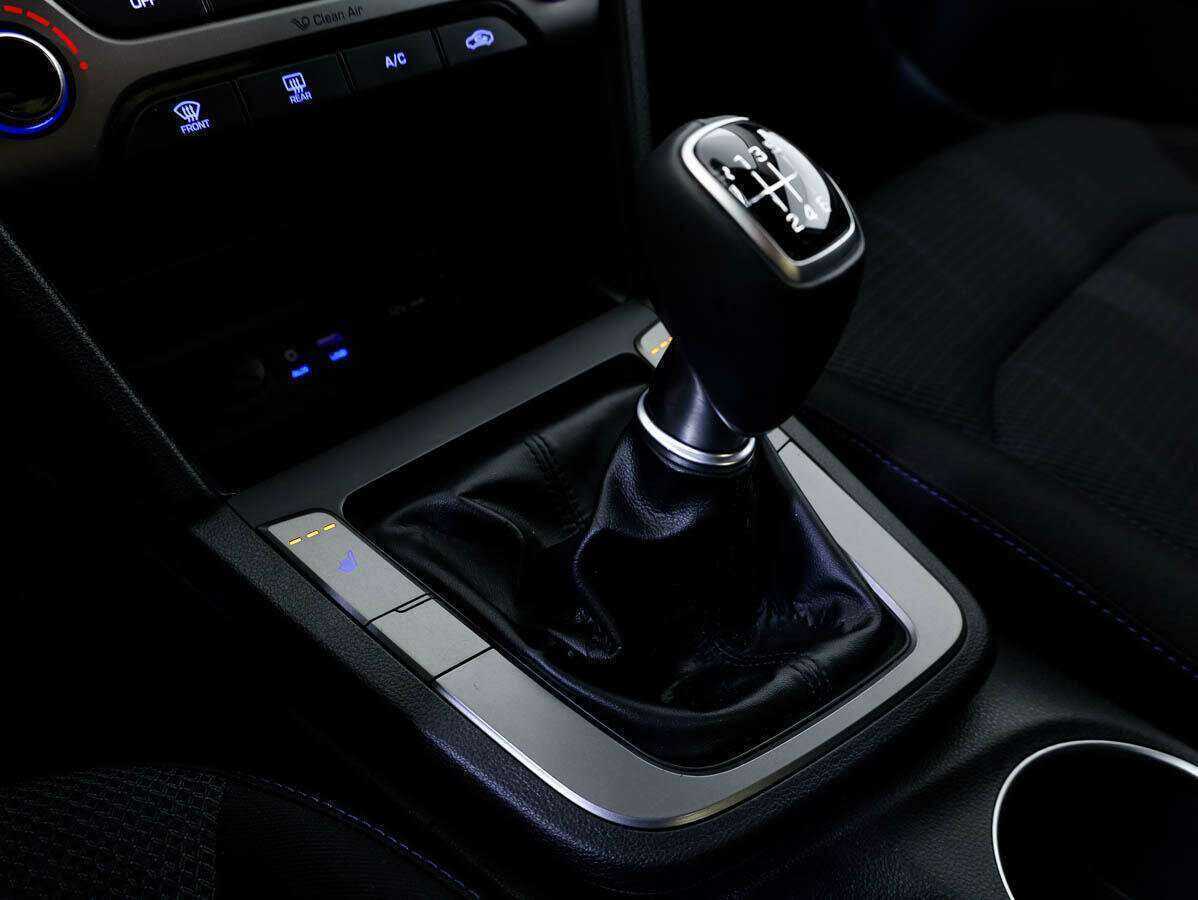 Хендай Елантра б/у, 2018, Механическая. Фото: #16