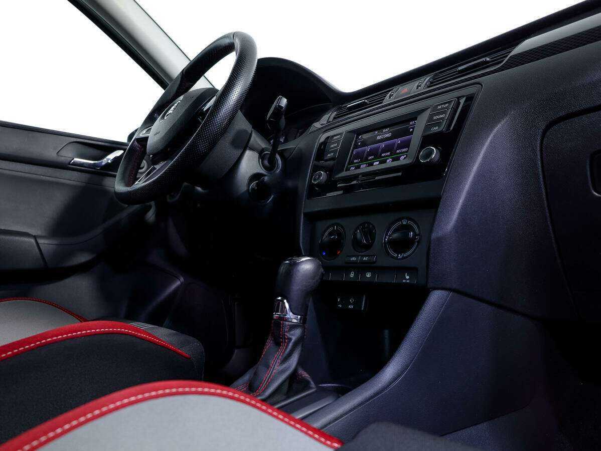 Шкода Рапид б/у, 2015, Роботизированная. Фото: #19