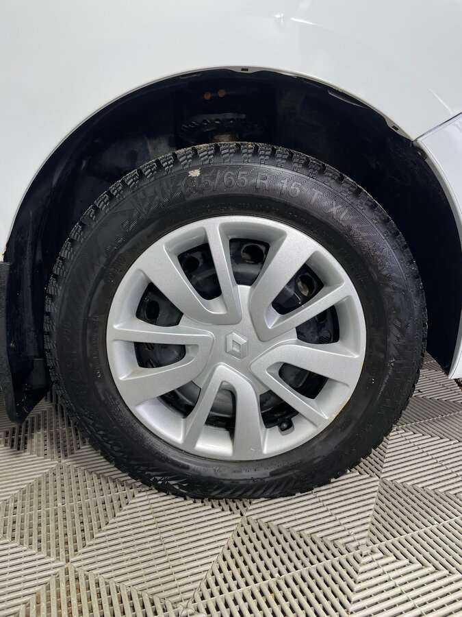 Рено Логан б/у, 2014, Механическая. Фото: #8