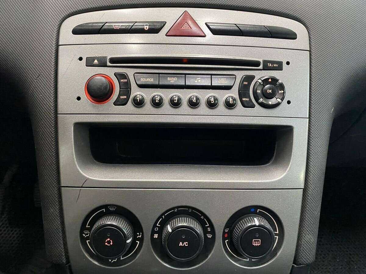 Пежо 408 б/у, 2012, Механическая. Фото: #13