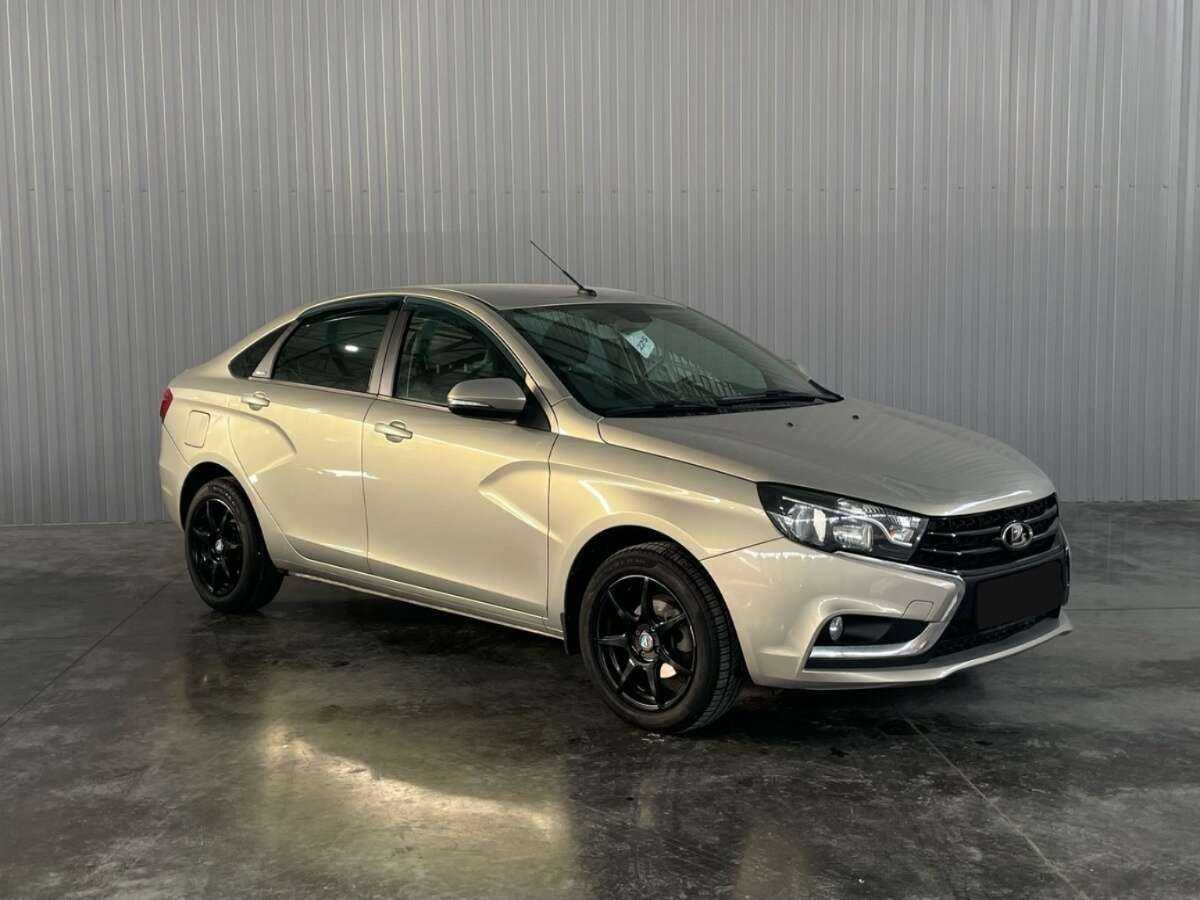 Лада (ВАЗ) Веста б/у, 2017, Механическая. Фото: #2