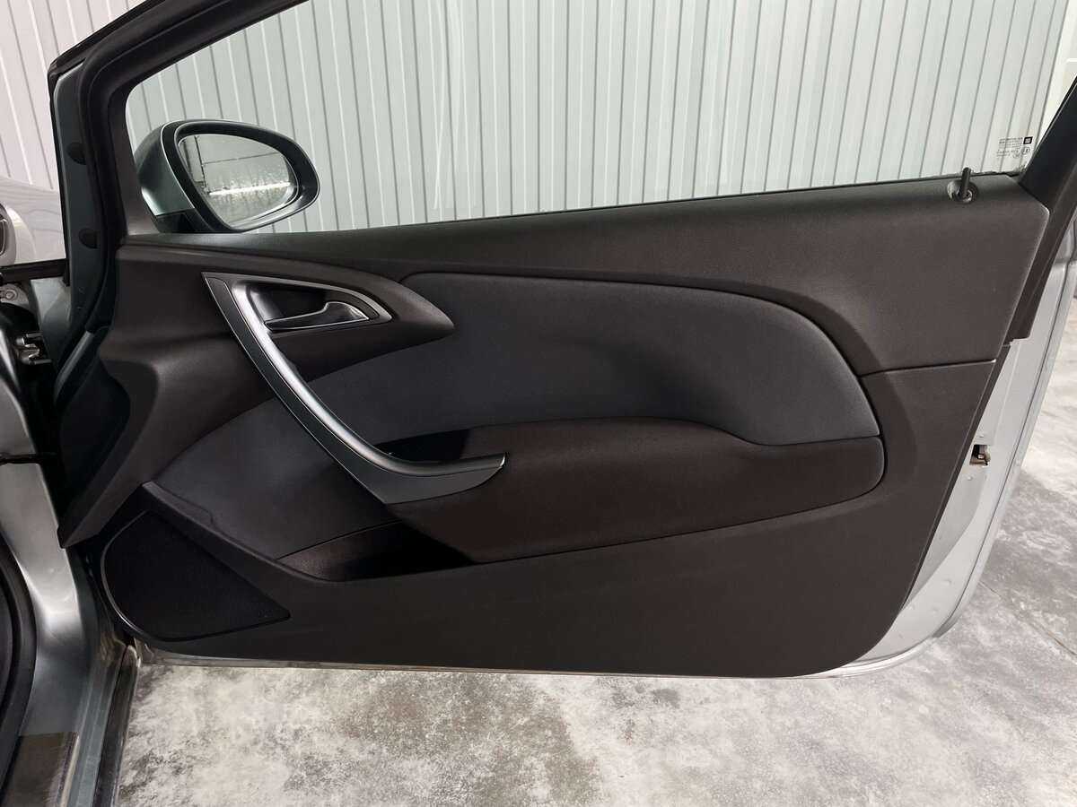 Опель Астра б/у, 2012, Механическая. Фото: #19