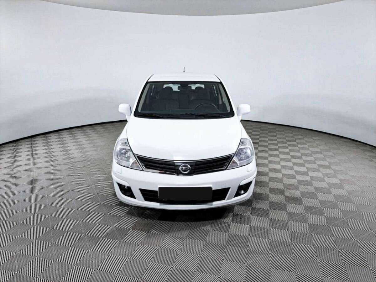 Ниссан Тиида б/у, 2012, Механическая. Фото: #1