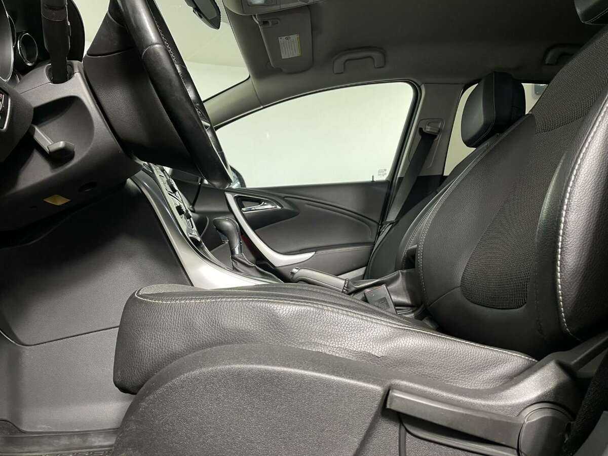 Опель Астра б/у, 2012, Автоматическая. Фото: #9