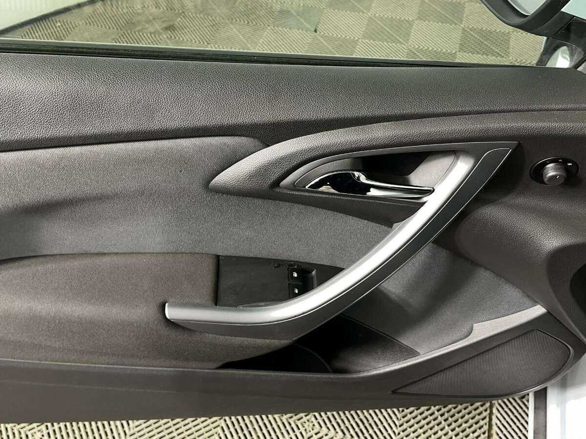 Опель Астра б/у, 2013, Автоматическая. Фото: #7