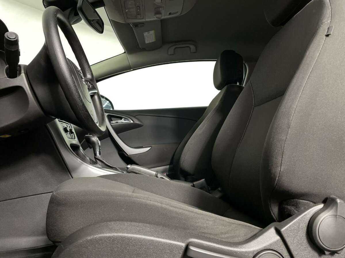 Опель Астра б/у, 2013, Автоматическая. Фото: #9