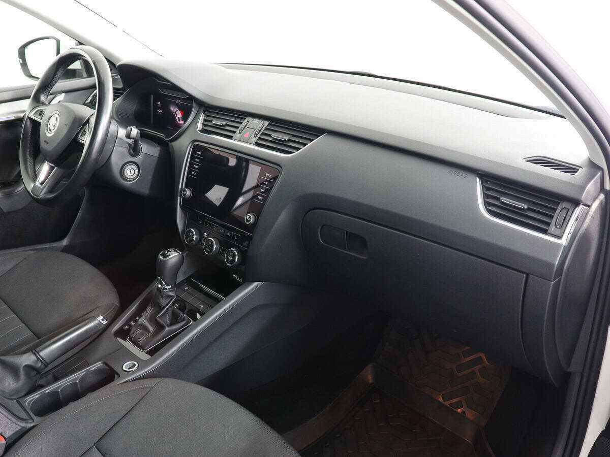 Шкода Октавия б/у, 2018, Роботизированная. Фото: #9