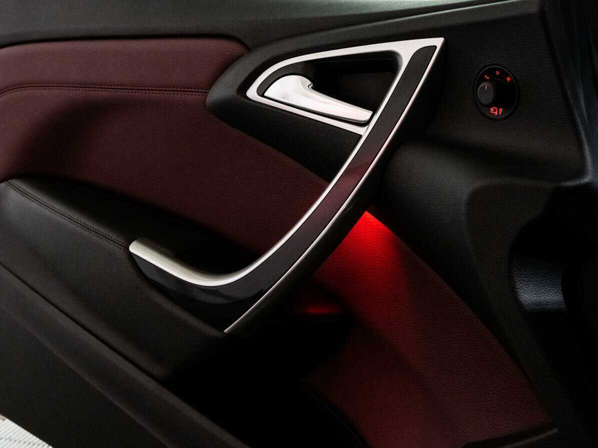 Опель Астра б/у, 2013, Автоматическая. Фото: #18