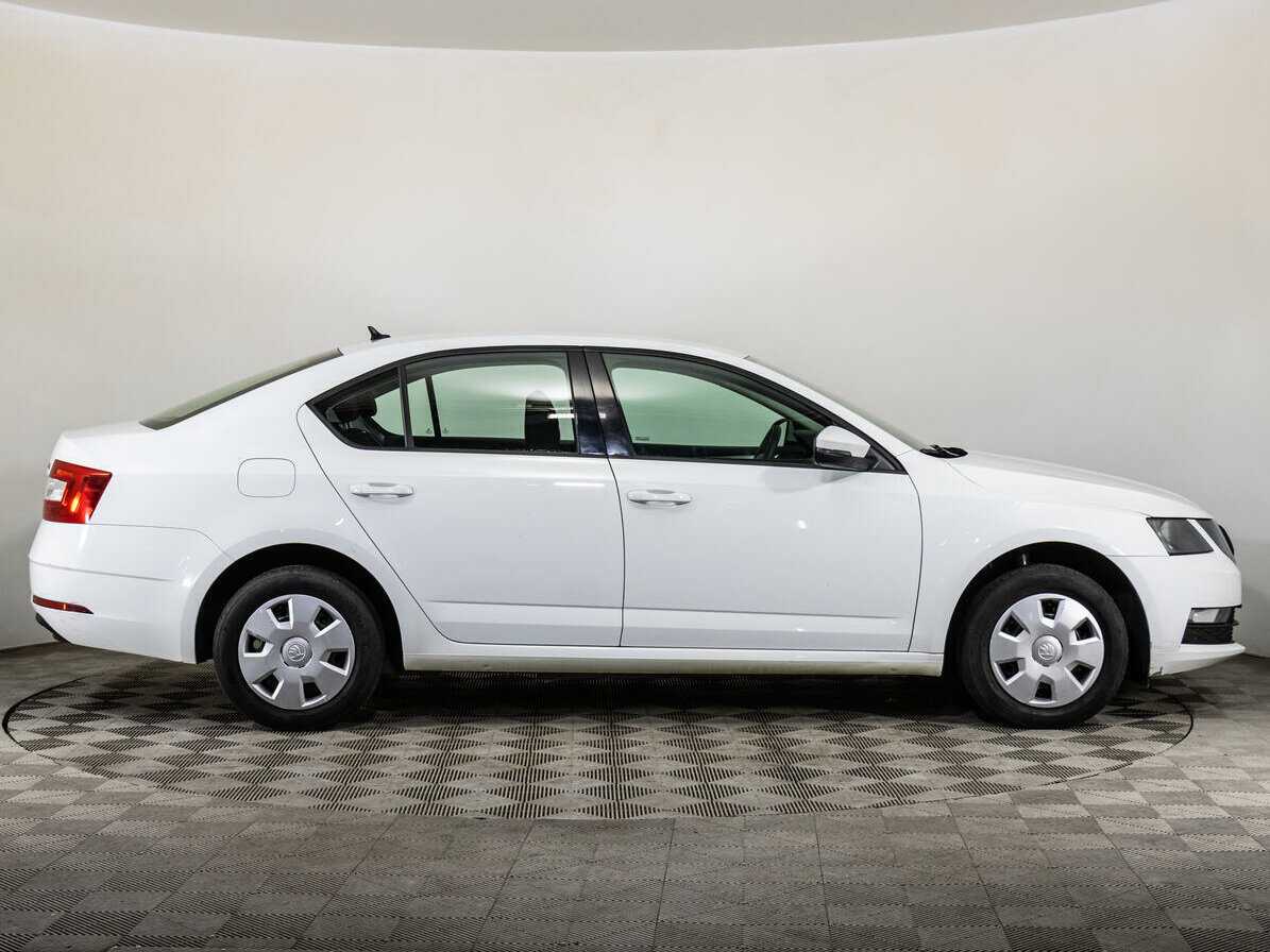 Шкода Октавия б/у, 2019, Механическая. Фото: #3