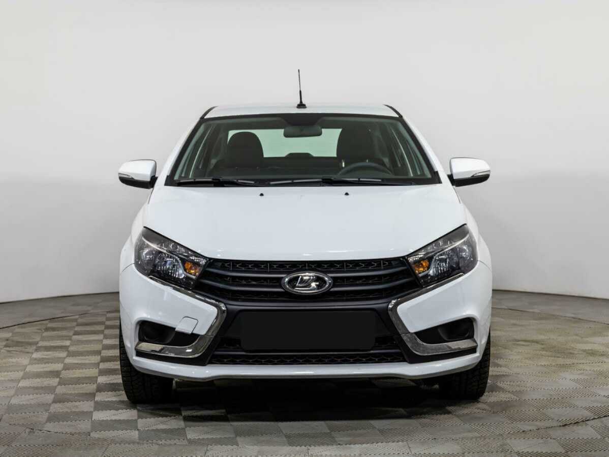 Лада (ВАЗ) Веста б/у, 2022, Механическая. Фото: #1