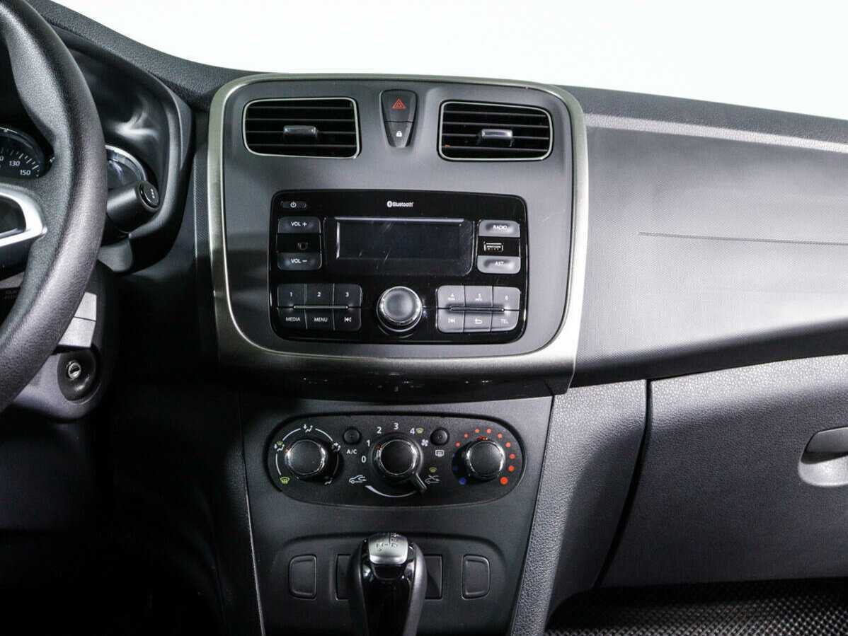 Рено Логан б/у, 2022, Автоматическая. Фото: #10