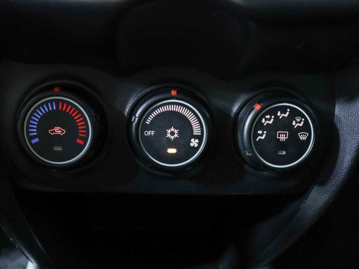 Митсубиши АС-Икс б/у, 2014, Механическая. Фото: #14