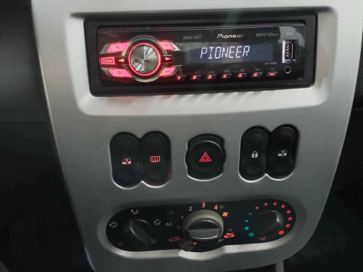 Рено Сандеро б/у, 2012, Механическая. Фото: #12