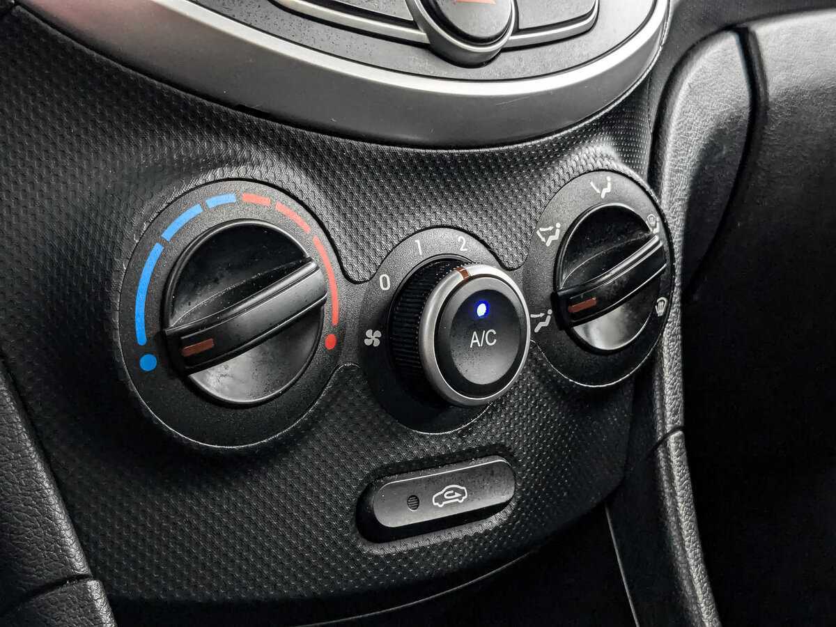 Хендай Солярис б/у, 2013, Автоматическая. Фото: #16