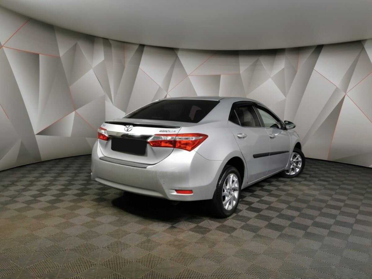 Тойота Королла б/у, 2013, Механическая. Фото: #1
