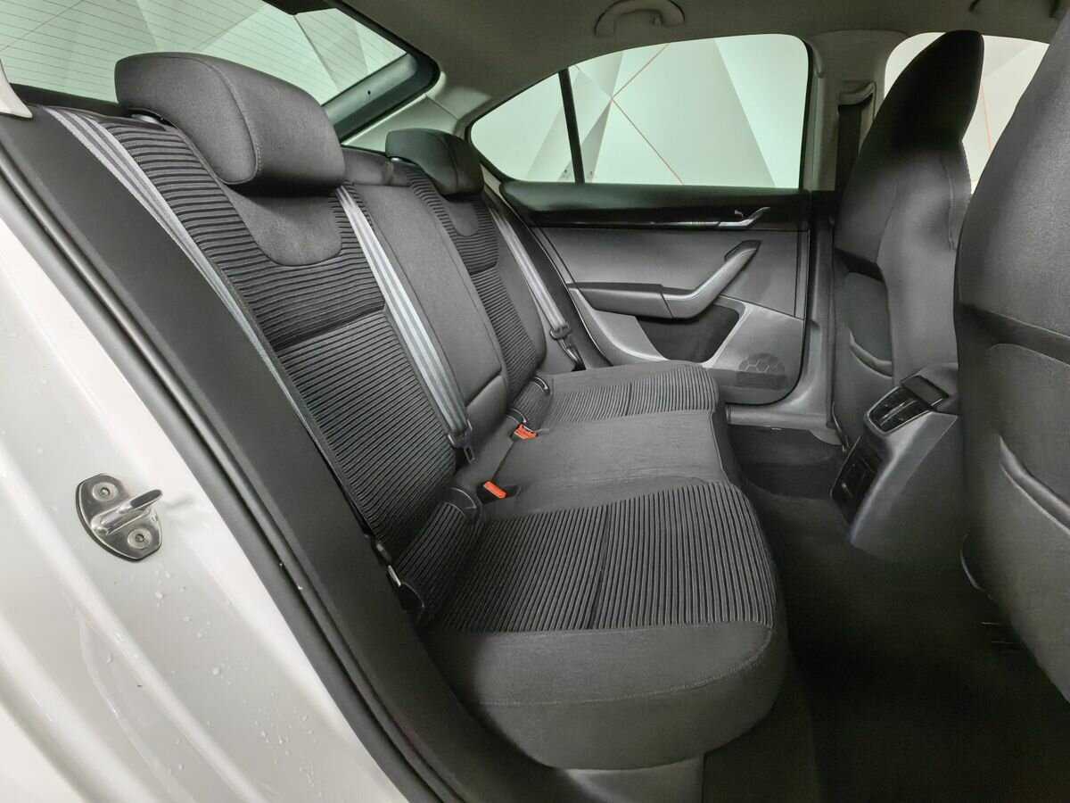 Шкода Октавия б/у, 2015, Роботизированная. Фото: #11