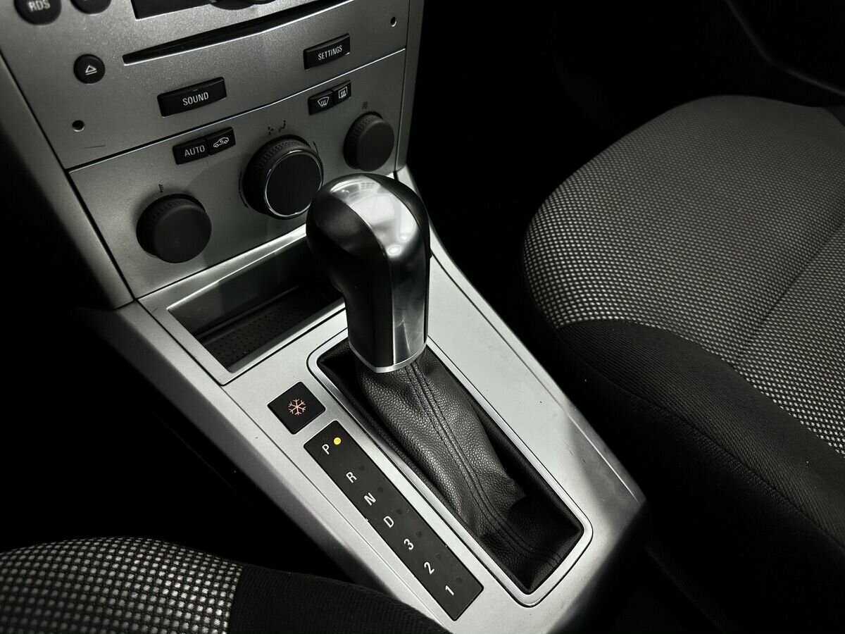 Опель Астра б/у, 2014, Автоматическая. Фото: #10