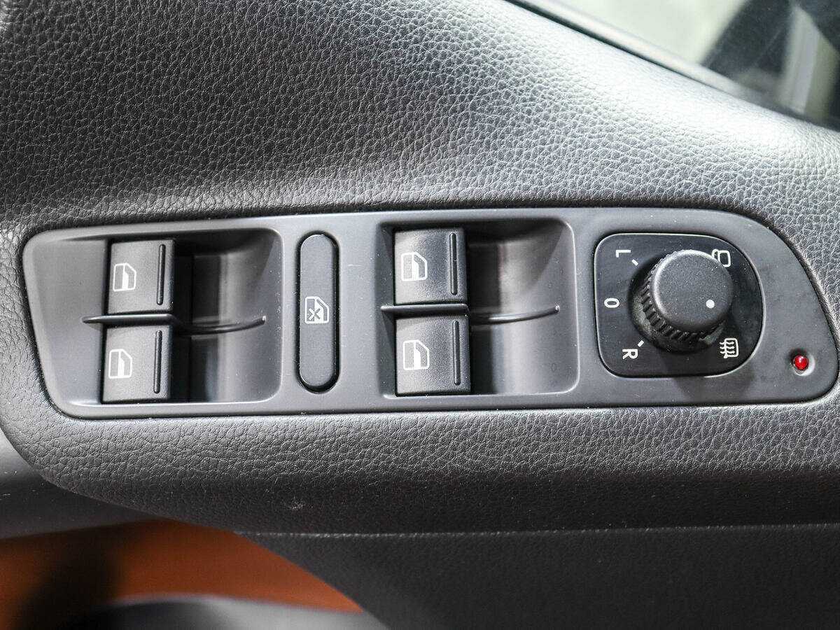 Фольксваген Тигуан б/у, 2013, Роботизированная. Фото: #12