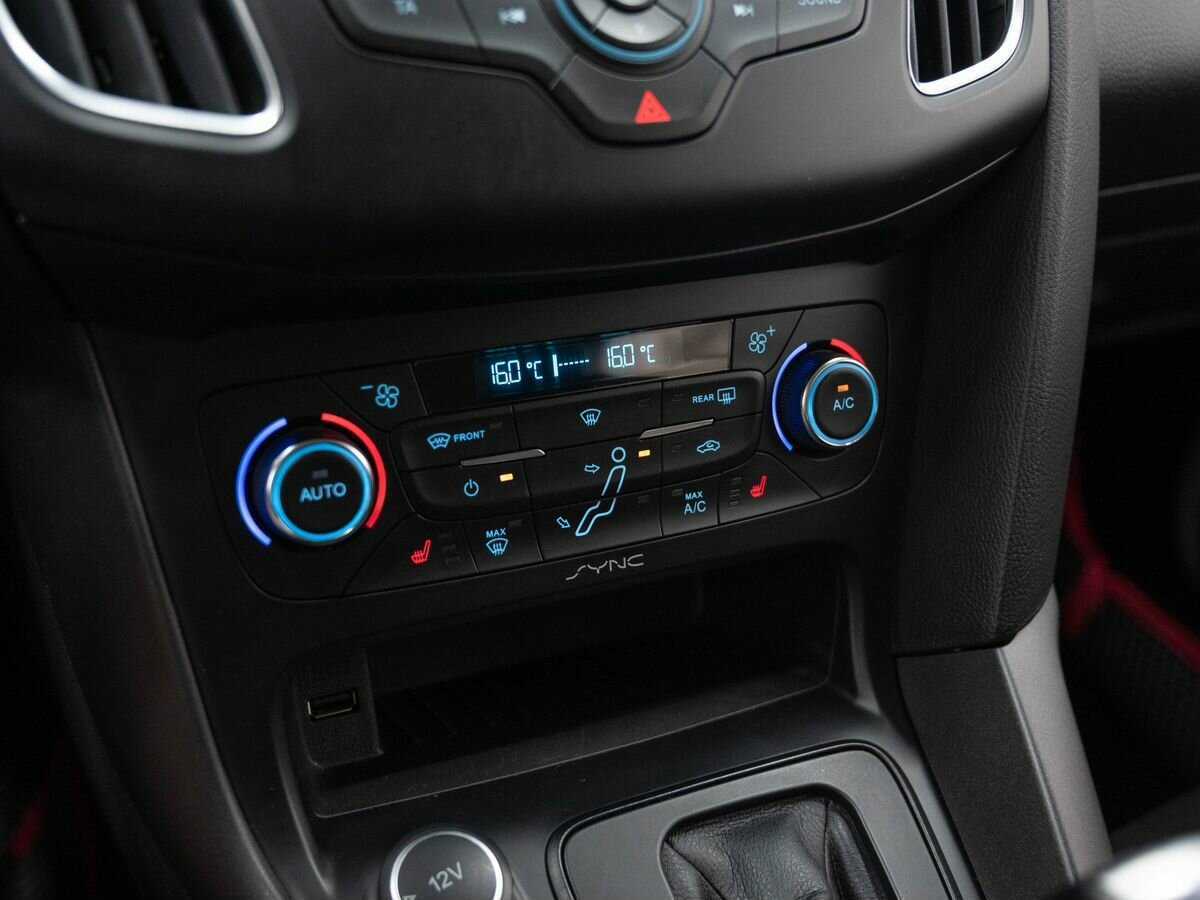 Форд Фокус б/у, 2016, Роботизированная. Фото: #17