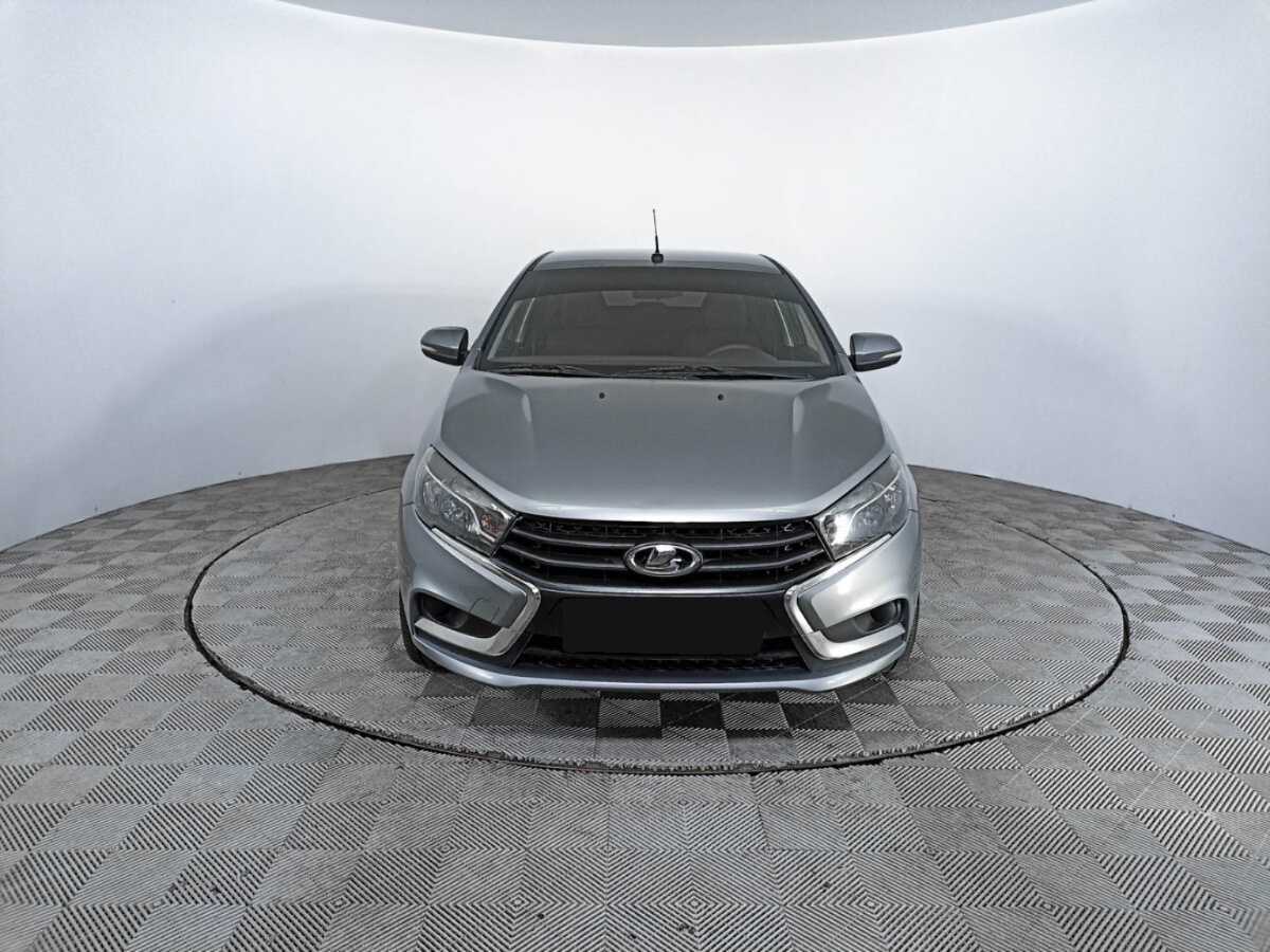 Лада (ВАЗ) Веста б/у, 2017, Механическая. Фото: #1